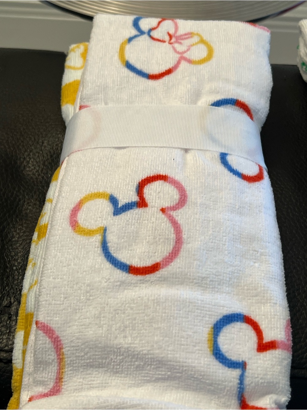 DISNEY NWT 2 sets of 2 MICKEY MOUSE KITCHEN TOWELS - Picture 4 of 7